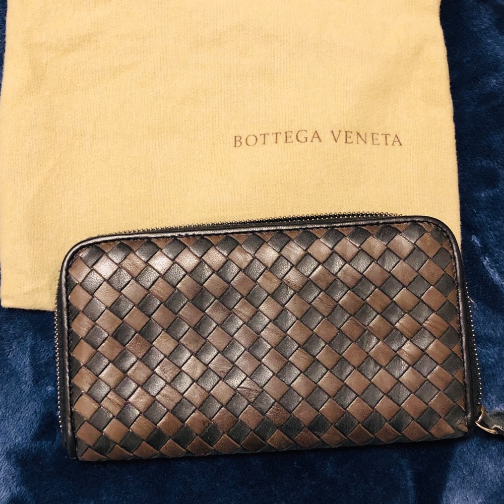 Bottega Veneta black and brown leather wallet.